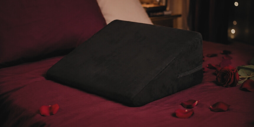 Recenze Desirel Magic Pillow pro páry a lepší polohování | Sex shop Česko Desirel.cz