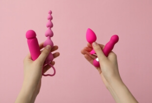 Průvodce dildy: Jak si vybrat to pravé dildo pro sebe